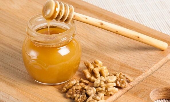 Honig und Walnüsse für das Peniswachstum